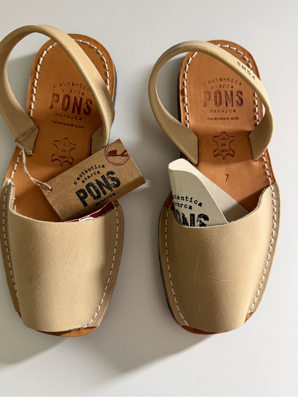 Women’s PONS Classic Style Beige Leather Rubber Sole Backstrap Sandals Size 7